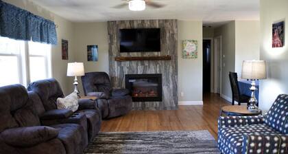 At Home on South Canyon
Newly remodeled Ranch home with plenty of space.
