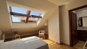 1 slaapkamer, een strijkplank/strijkijzer, wifi, beddengoed