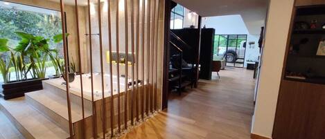 4 habitaciones, internet y ropa de cama