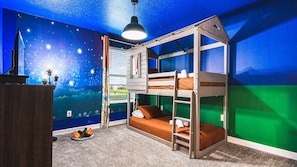 8 chambres, fer et planche à repasser, Wi-Fi, draps fournis