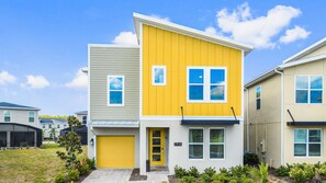 Exterior - Disney! Themed Rooms, Private Pool, Resort Access! (Kissimmee)