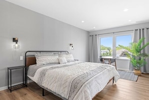 4 bedrooms, iron/ironing board, WiFi, bed sheets