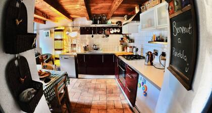 Charming and authentic Italian casa with pool