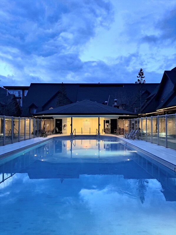 室外泳池、暖水池