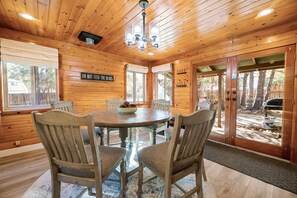In-room dining - Sugarwood (Sugarloaf)