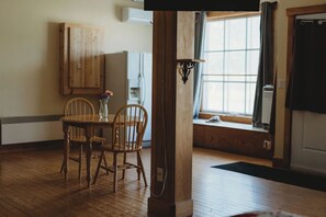 Dining - Hectors place (Twillingate)