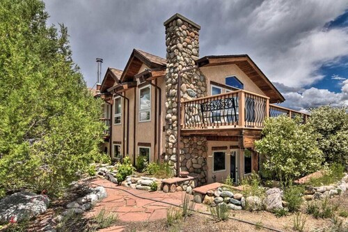 By The River- Cozy and Dog Friendly!