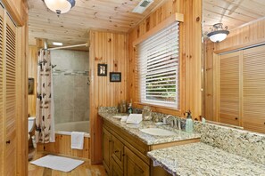 Ensemble douche/baignoire, serviettes fournies