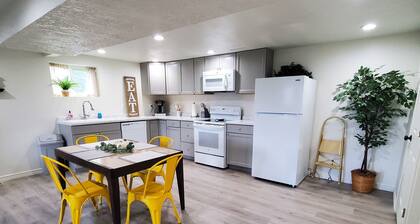 Newly Renovated & Spacious Apt