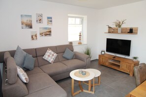 TV - Perle - High quality 100sqm vacation home for 6 people in Greetsiel! (Krummhörn)