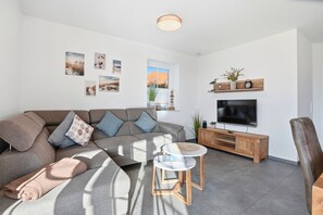 TV - Perle - High quality 100sqm vacation home for 6 people in Greetsiel! (Krummhörn)