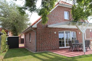 Outdoor dining - Perle - High quality 100sqm vacation home for 6 people in Greetsiel! (Krummhörn)