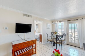 2 bedrooms, iron/ironing board, Internet, bed sheets