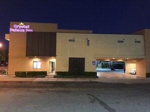 Exterior - Crystal Palace Inn (Maywood)