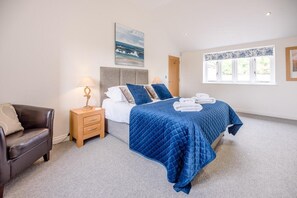 4 bedrooms, iron/ironing board, travel cot, WiFi