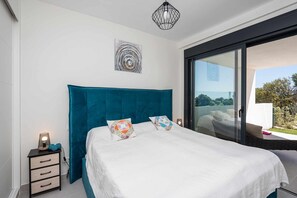 2 bedrooms, iron/ironing board, free WiFi, bed sheets - Selecta Estepona Golf Retreat (Estepona)