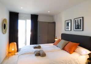 2 bedrooms, iron/ironing board, travel cot, free WiFi