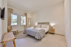 3 chambres, fer et planche à repasser, Wi-Fi, literie fournie