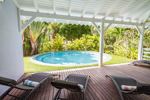 Villa Familiale Avec Piscine Privée à 5 Minutes de la Plage!