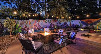 *Hot Tub*Game Room*Outdoor Kitchen*Bar