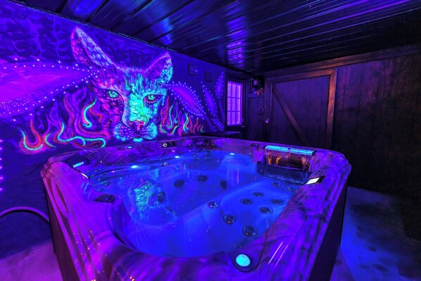 Interior - *Hot Tub*Game Room*Outdoor Kitchen*Bar (State College)