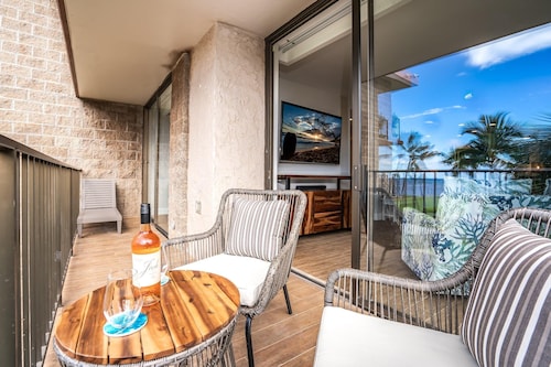 Modern & Polished Oceanfront Vistas