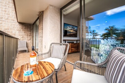 Modern & Polished Oceanfront Vistas