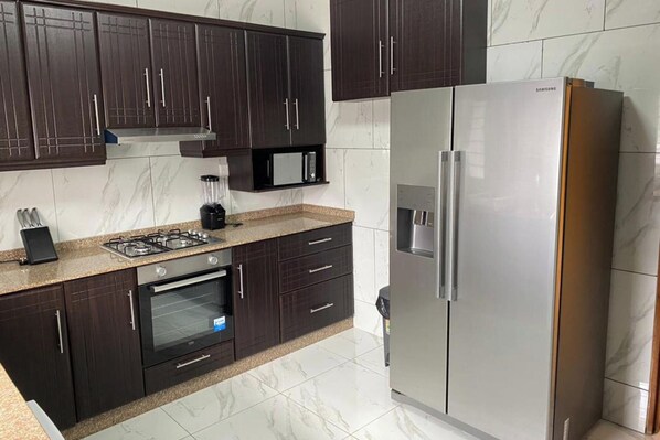 Fridge, microwave, oven, stovetop