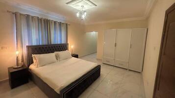 3 Schlafzimmer, Bügeleisen/Bügelbrett, WLAN, Bettwäsche