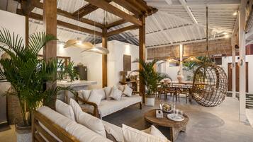 Deluxe Villa, 5 Bedrooms, Non Smoking, Private Pool | Living area | Smart TV