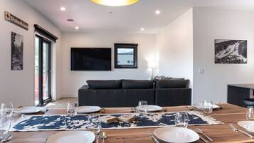 公寓客房 | 起居區 | 平面電視