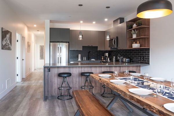 Appartamento | Cucina privata | Frigorifero con congelatore, microonde, forno, piano cottura