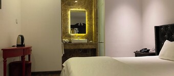 Mia Hotel (Feliz Hotel Binh Duong)