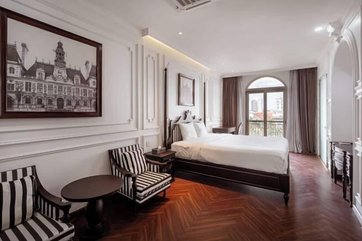 Blackout drapes, free WiFi