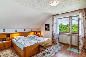 2 habitaciones, tabla de planchar con plancha y wifi gratis 
