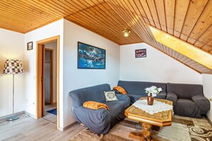 TV, lettore DVD, impianto stereo