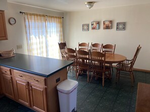 6 bedrooms - Large Country Home Pool and hot tub (Bloomington)