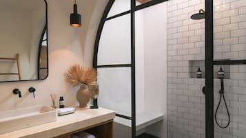 Vila, 2 kamar tidur | Kamar mandi | Shower, perlengkapan mandi gratis, pengering rambut, dan handuk