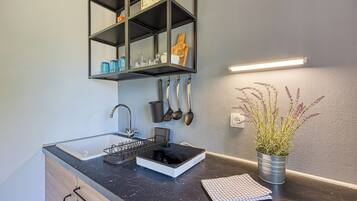 Fridge, microwave, stovetop, toaster