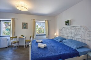 Free WiFi, bed sheets - Blue Studio Apartment, Veli Lošinj, Croatia (Veli Lošinj)