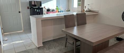 Villa Confort, 1 habitación | Restaurantes