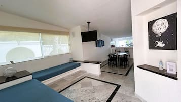 Basic Villa, 1 Bedroom, Mobility Accessible | Interior
