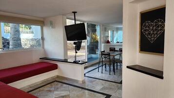 Villa – deluxe, 1 soverom, kjæledyr tillatt, hageutsikt | Innvendig