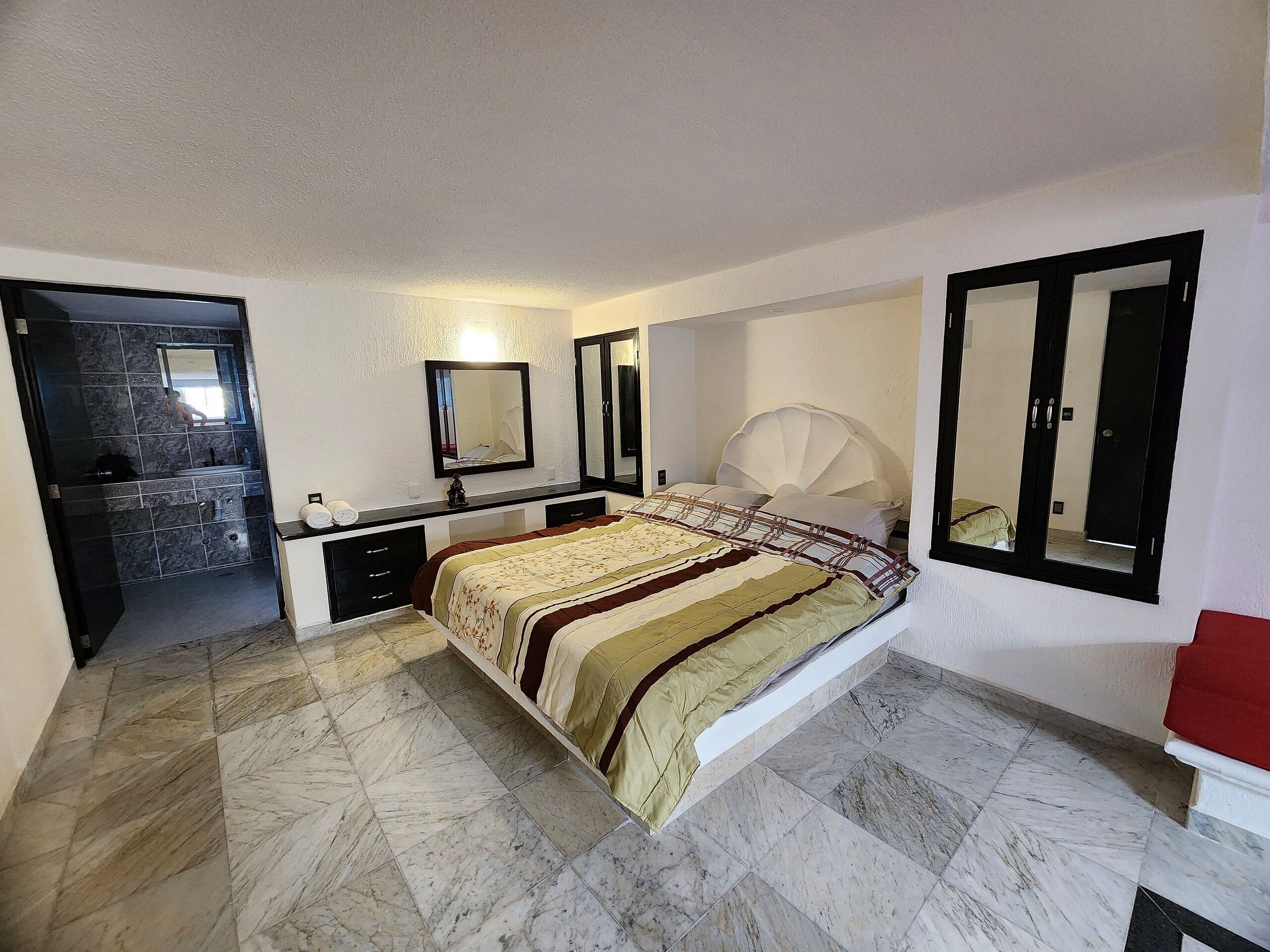 Deluxe-Villa, 1 Schlafzimmer, Haustiere gestattet, Gartenblick | Betten mit Memory-Foam-Matratzen, individuell dekoriert