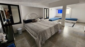 Unclassified image, 2 of 77, button - Secretos del Sol (Acapulco)