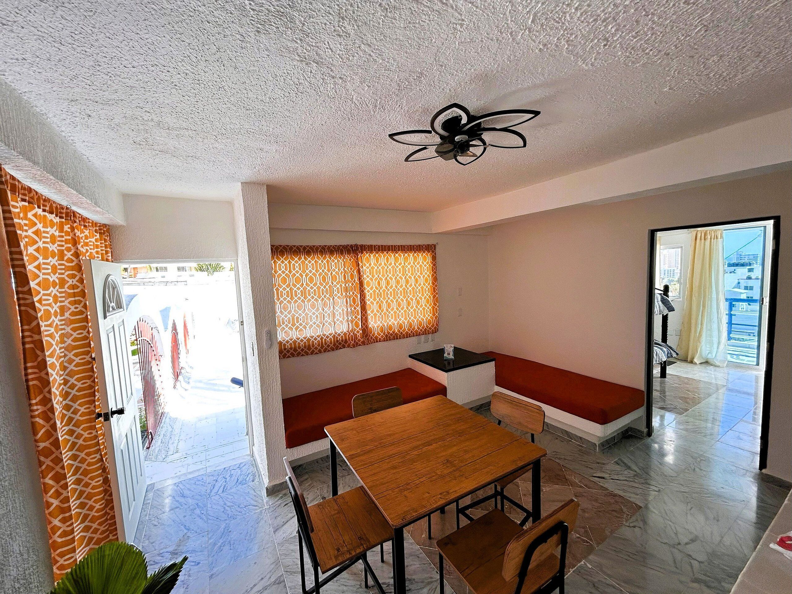 Family Villa, 2 Bedrooms, Partial Ocean View | Dining