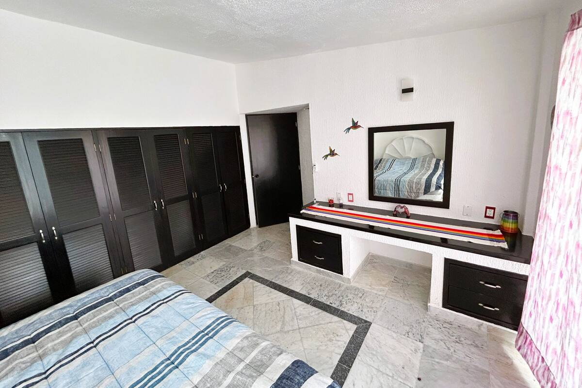 Villa panoramique, 1 chambre, balcon, vue sur l’océan | Lit avec matelas en mousse à mémoire, rideaux d’obscurcissement