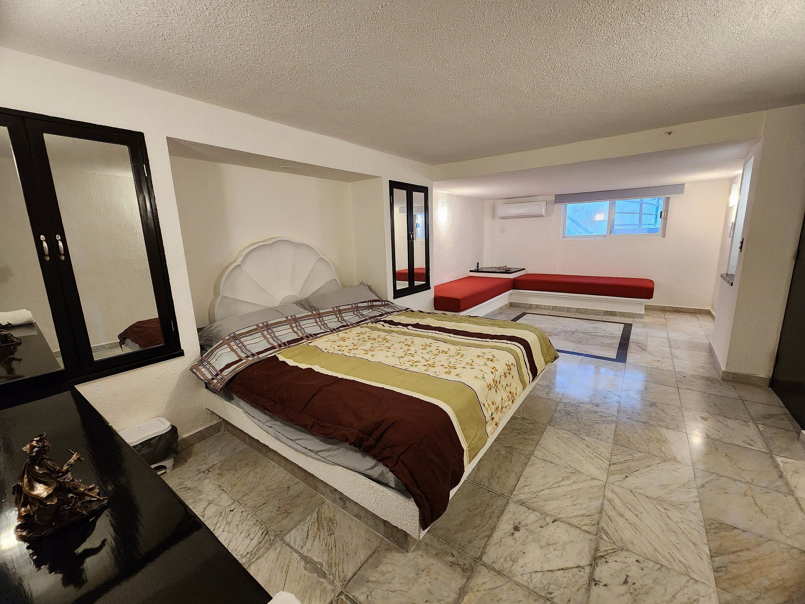 Villa Deluxe - 1 sovrum - husdjur tillåtna - utsikt mot trädgården | Memory foam-madrasser, individuell inredning och unika möbler