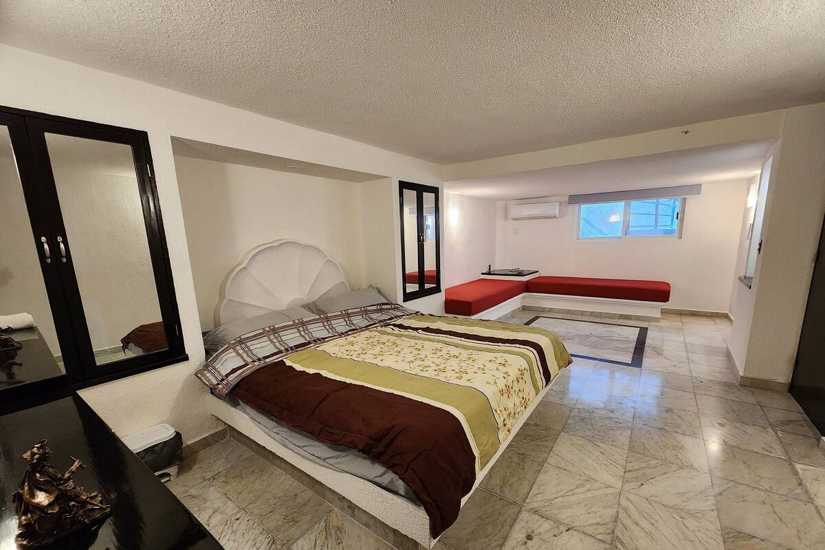 Villa Deluxe, 1 chambre, animaux de compagnie acceptés, vue sur le jardin | Lit avec matelas en mousse à mémoire, rideaux d’obscurcissement