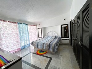 Memory foam beds, blackout drapes, iron/ironing board (on request) - Secretos del Sol (Acapulco)